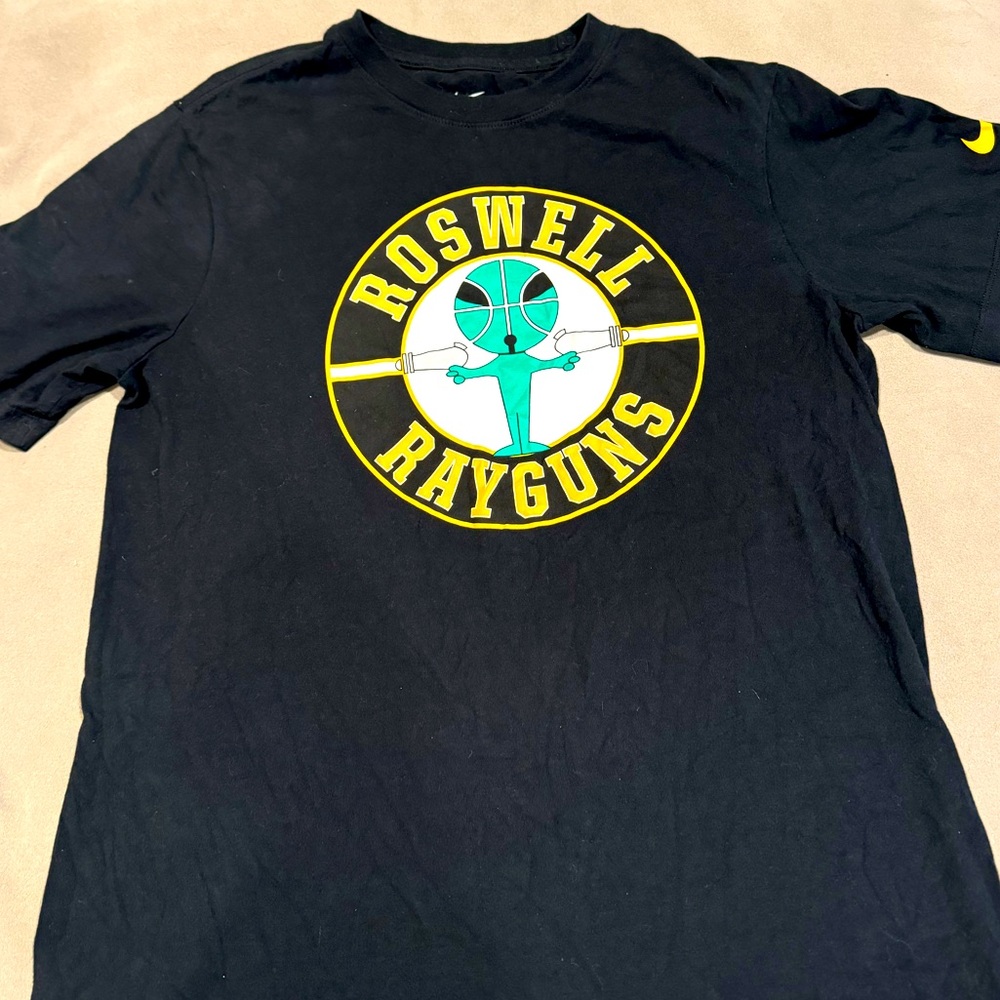 Nike Alien Roswell small men’s tee.. Great condition. Non-smoking home.